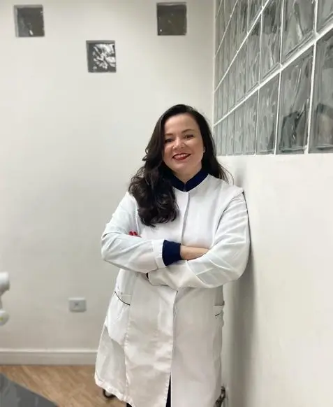 Dra. Amanda Soto - Dentista em Osasco
